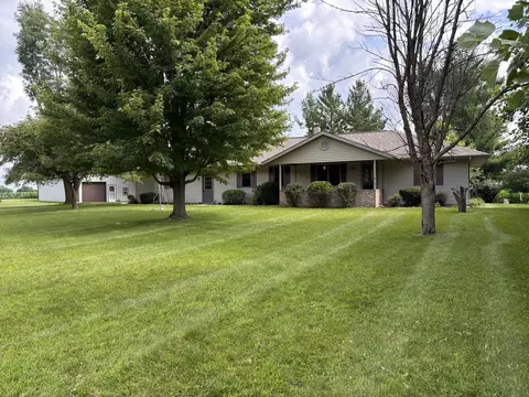 7177 Old Peoria Rd, Danvers, IL 61732 photo 3