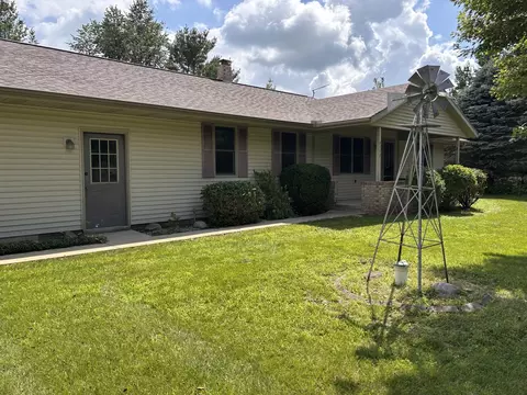 7177 Old Peoria Rd, Danvers, IL 61732 photo 4