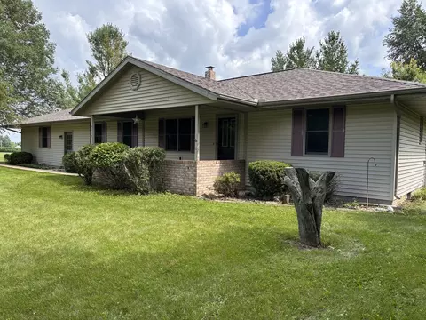 7177 Old Peoria Rd, Danvers, IL 61732 photo 2