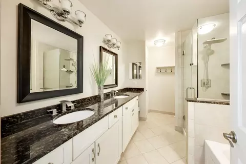 Bath - 309 Redwing Dr, Deerfield, IL 60015 photo 1 of 3