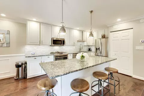 Kitchen - 309 Redwing Dr, Deerfield, IL 60015 photo 1 of 3