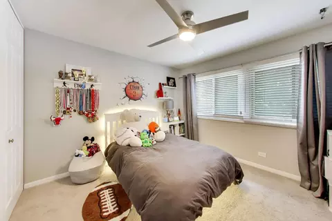 Bedroom - 309 Redwing Dr, Deerfield, IL 60015 photo 2 of 3