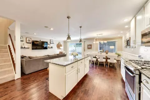 Kitchen - 309 Redwing Dr, Deerfield, IL 60015 photo 3 of 3