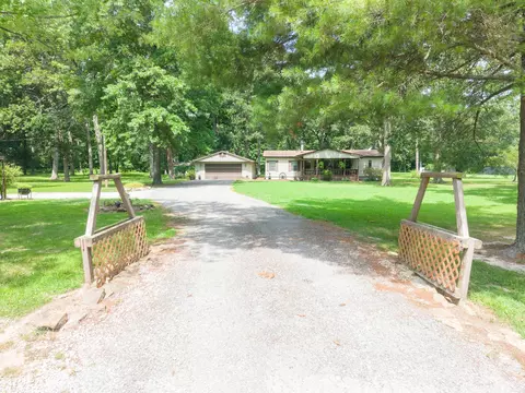 209 State Rt 37 S, Kell, IL 62853 photo 5