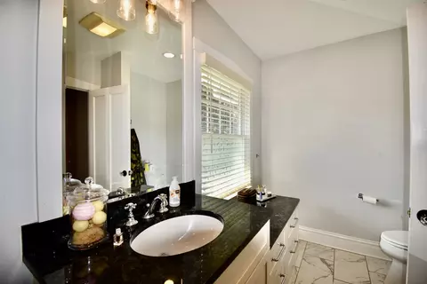 Bath - 1131 Thatcher Ave, River Forest, IL 60305 photo 3 of 4