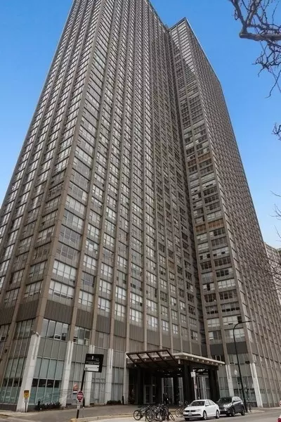 655 W Irving Park Rd #4011, Chicago, IL 60613