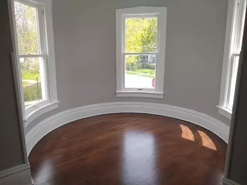 472 N Spring St, Elgin, IL 60120 photo 2