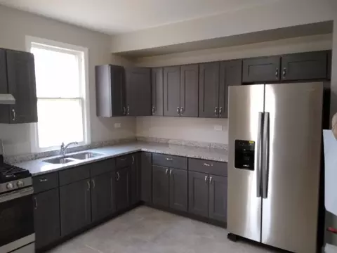 472 N Spring St, Elgin, IL 60120 photo 9