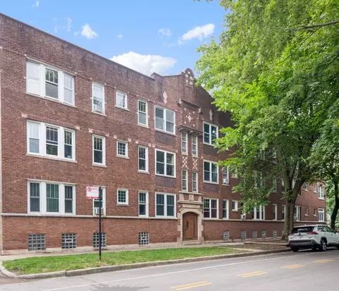 1469 W Berteau Ave #303, Chicago, IL 60613