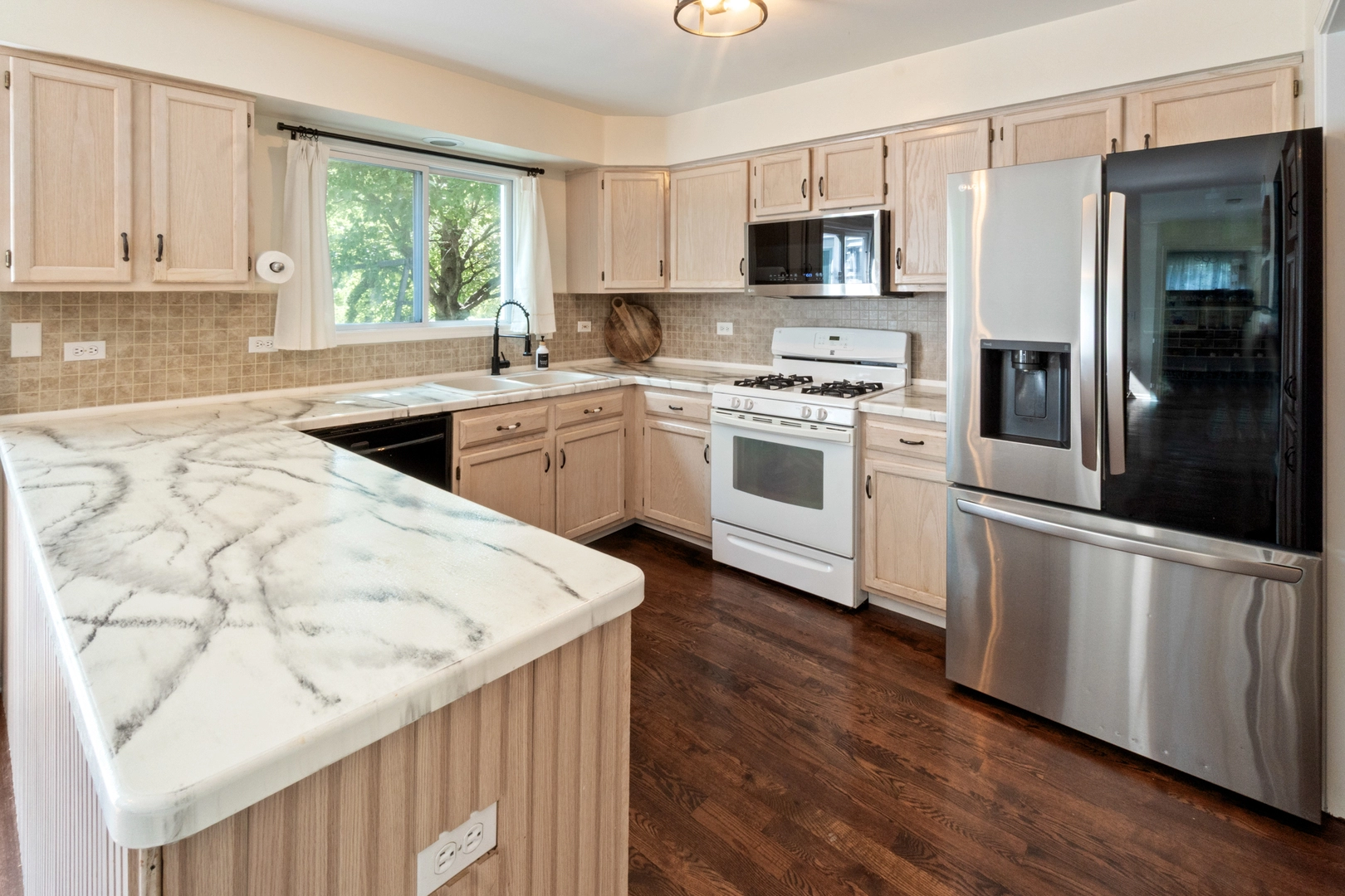 189 Hampton St, Cary, IL 60013 photo 11