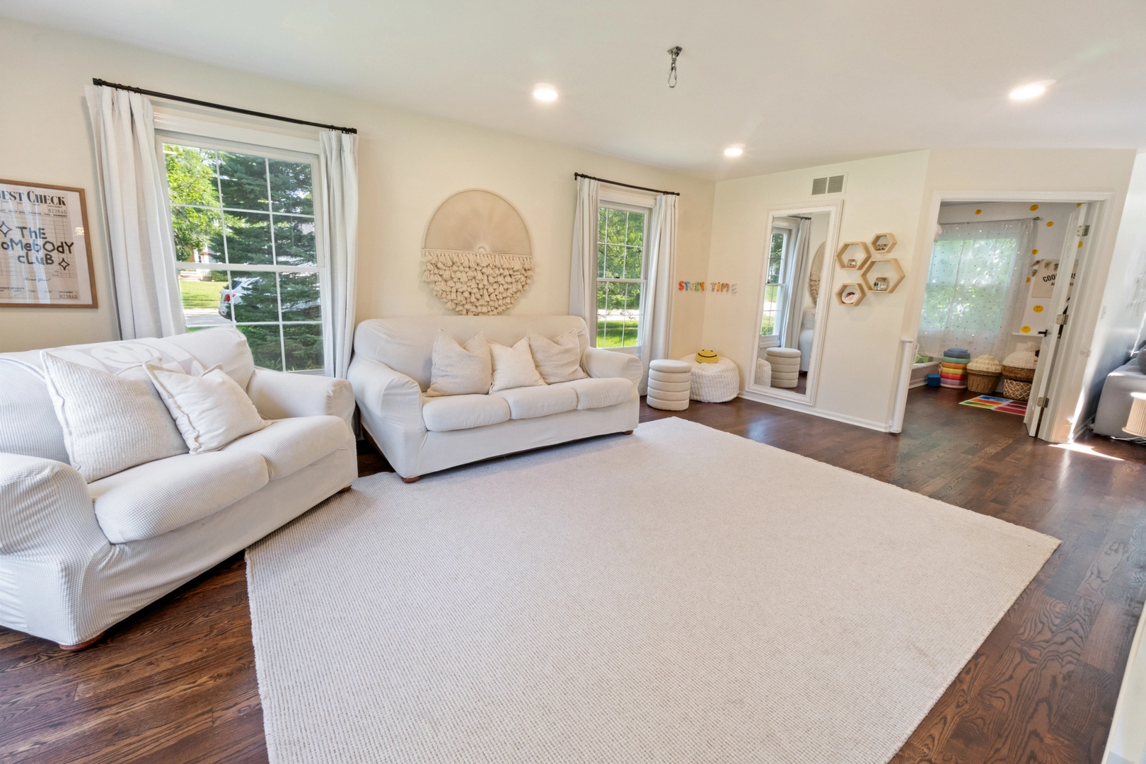 189 Hampton St, Cary, IL 60013 photo 3