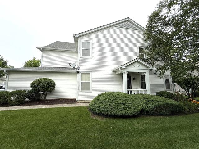 2871 Falling Waters Ln, Lindenhurst, IL 60046