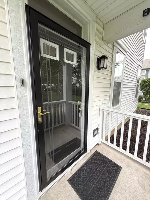 Exterior - 2871 Falling Waters Ln, Lindenhurst, IL 60046 photo 2 of 5