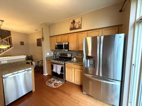 Kitchen - 2871 Falling Waters Ln, Lindenhurst, IL 60046 photo 1 of 3