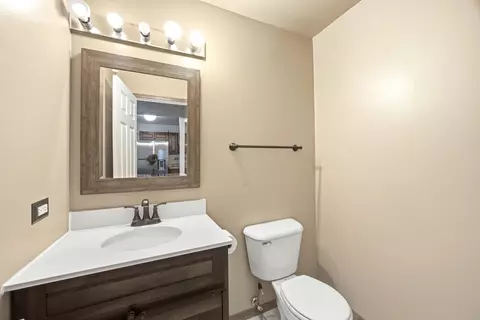 Bath - 571 Sandy Ct, Harvard, IL 60033 photo 1 of 3