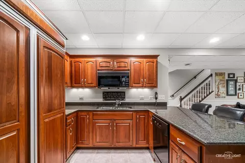 Kitchen - 1114 Chadwick Ct, Aurora, IL 60502 photo 4 of 4