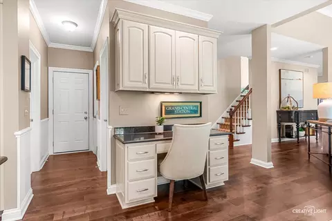 Entry Way - 1114 Chadwick Ct, Aurora, IL 60502 photo 2 of 3