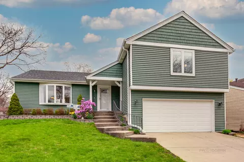 45 Monterey Dr, Vernon Hills, IL 60061