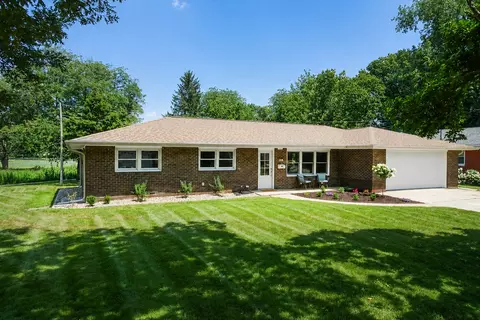 Exterior - 802 Karin Dr, Normal, IL 61761 photo 3 of 15