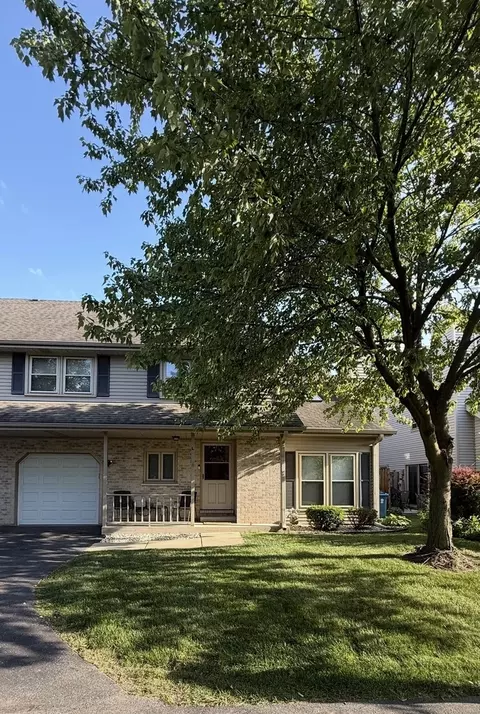 237 N Walnut St #L, Bensenville, IL 60106