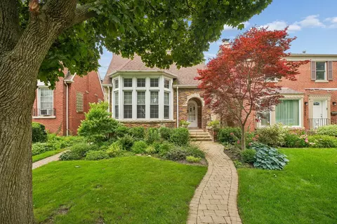 6638 N Trumbull Ave, Lincolnwood, IL 60712