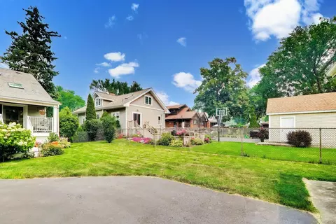 Exterior - 124 E Grantley Ave, Elmhurst, IL 60126 photo 10 of 12