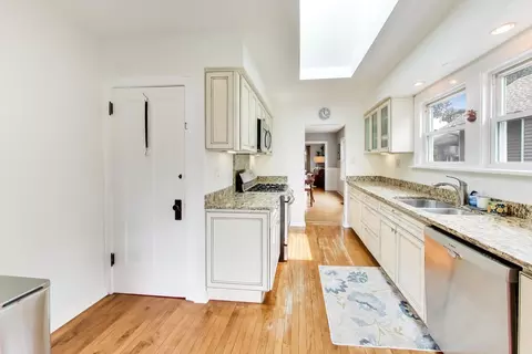 Kitchen - 124 E Grantley Ave, Elmhurst, IL 60126 photo 3 of 3