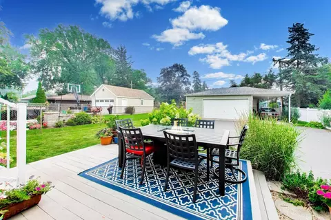 Exterior - 124 E Grantley Ave, Elmhurst, IL 60126 photo 7 of 12