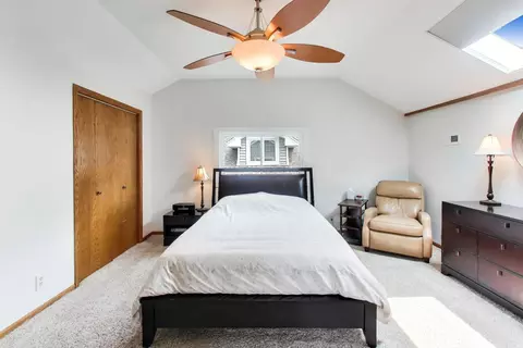 Bedroom - 124 E Grantley Ave, Elmhurst, IL 60126 photo 3 of 3