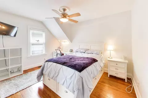 Bedroom - 124 E Grantley Ave, Elmhurst, IL 60126 photo 1 of 3
