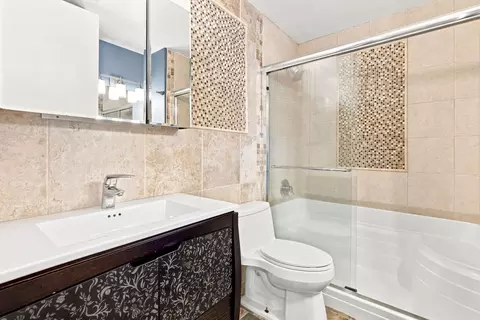 Bath - 30 E Huron St #2007, Chicago, IL 60611 photo 1 of 3