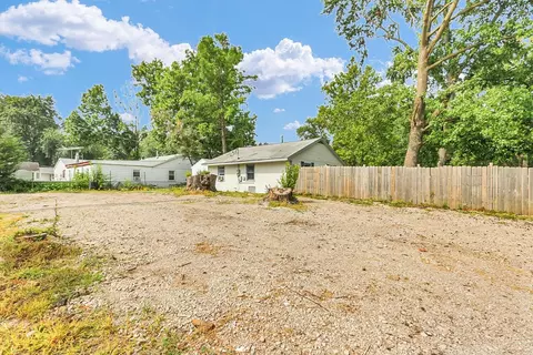 Exterior - 1408 Hedge Rd, Champaign, IL 61821 photo 9 of 9