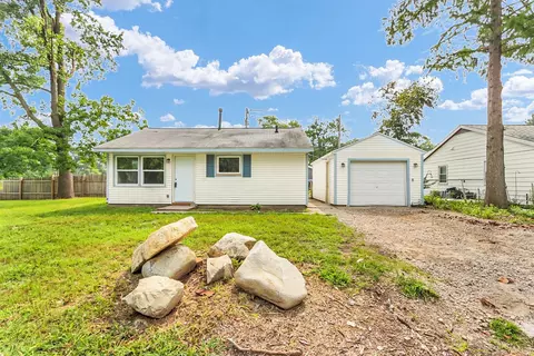 Exterior - 1408 Hedge Rd, Champaign, IL 61821 photo 3 of 9