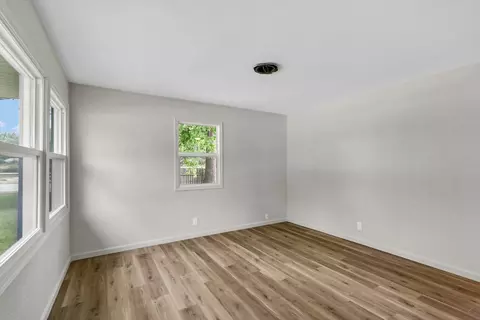 Living - 1408 Hedge Rd, Champaign, IL 61821 photo 3 of 4