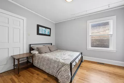 5010 W Wolfram St, Chicago, IL 60641 photo 16