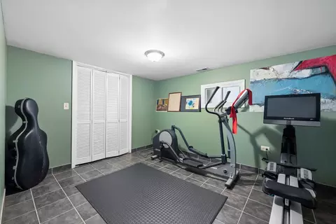 5010 W Wolfram St, Chicago, IL 60641 photo 29