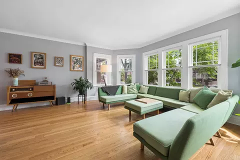 5010 W Wolfram St, Chicago, IL 60641 photo 5