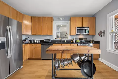 5010 W Wolfram St, Chicago, IL 60641 photo 12