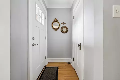 5010 W Wolfram St, Chicago, IL 60641 photo 2