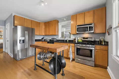 5010 W Wolfram St, Chicago, IL 60641 photo 13