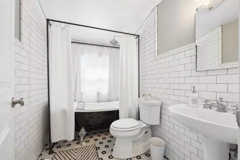 5010 W Wolfram St, Chicago, IL 60641 photo 20