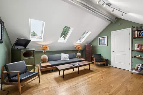 5010 W Wolfram St, Chicago, IL 60641 photo 18
