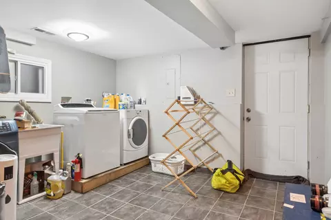 5010 W Wolfram St, Chicago, IL 60641 photo 28
