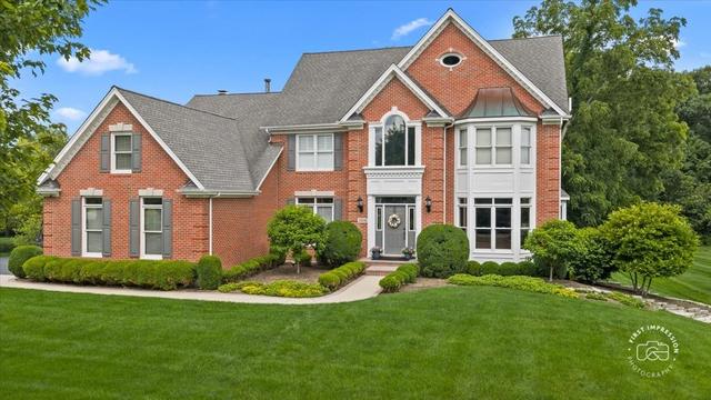 3406 Greenwood Ln, Saint Charles, IL 60175