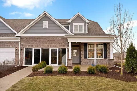 6226 Links Dr #02001, Woodridge, IL 60517