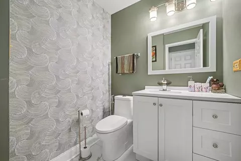 Bath - 836 Tallgrass Dr, Bartlett, IL 60103 photo 1 of 5