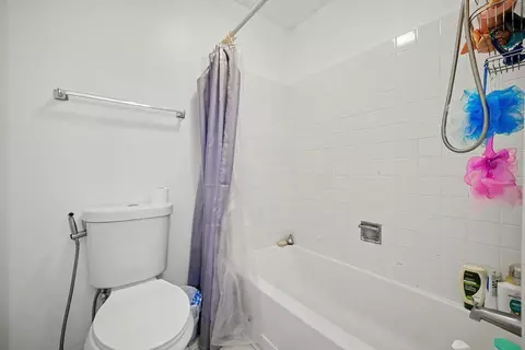 Bath - 836 Tallgrass Dr, Bartlett, IL 60103 photo 5 of 5