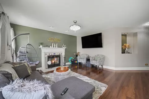 Living - 836 Tallgrass Dr, Bartlett, IL 60103 photo 3 of 5