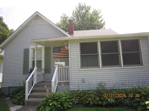 2120 2nd St, Moline, IL 61265 photo 2