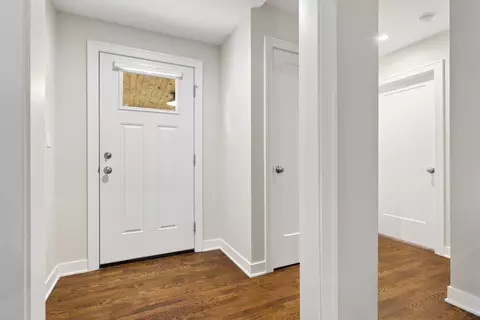 Entry Way - 1629 N Summit St, Wheaton, IL 60187 photo 2 of 2